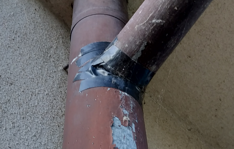 Gorilla Tape 48mm x 11m černá - přichycení okapu